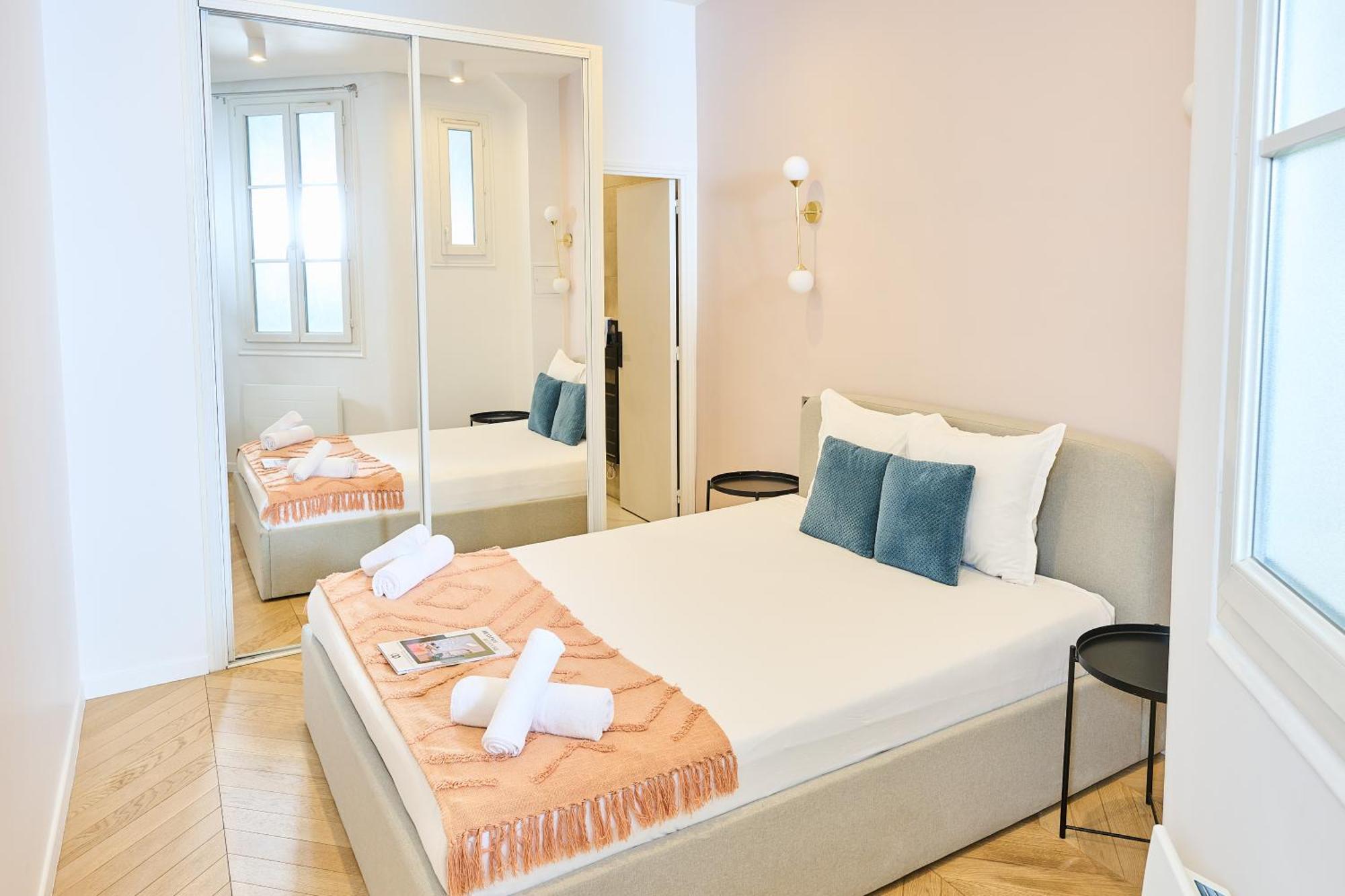 Champs Elysees!Montaigne, New Luxurious 6Pers Flat Paris Eksteriør bilde