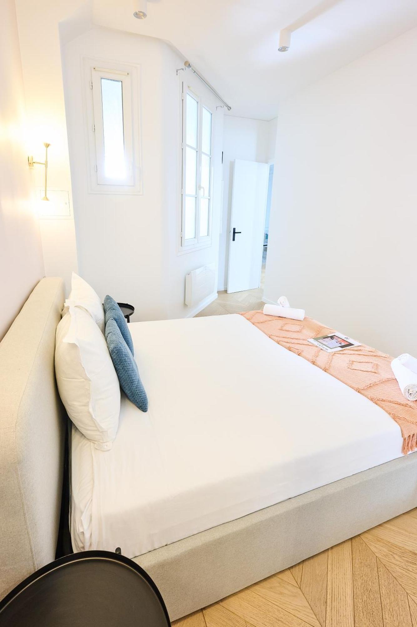 Champs Elysees!Montaigne, New Luxurious 6Pers Flat Paris Eksteriør bilde