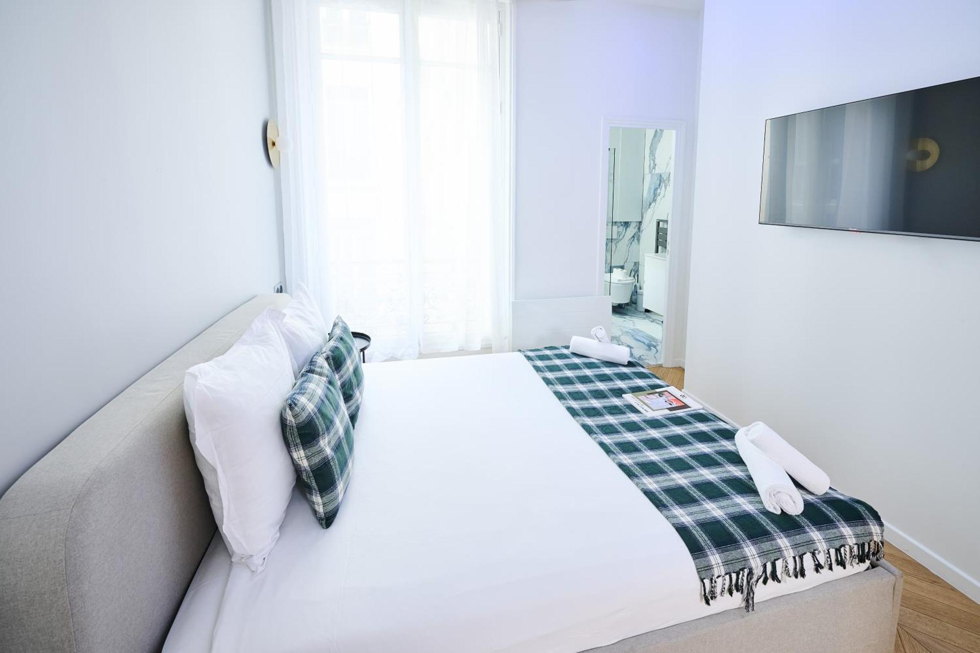 Champs Elysees!Montaigne, New Luxurious 6Pers Flat Paris Eksteriør bilde
